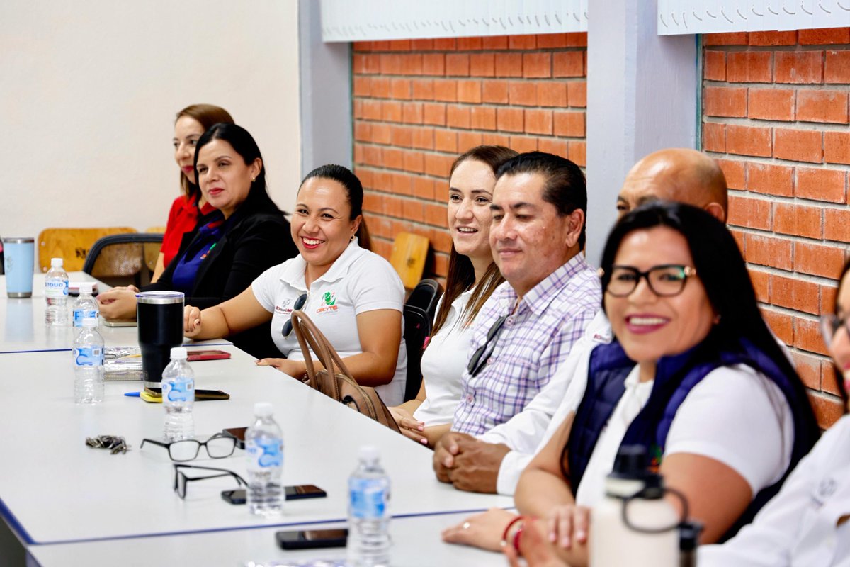 GobBCS's tweet image. 👩‍🏫💬 #Infórmate l Con el propósito de fortalecer la cultura de paz en la comunidad educativa, el CECyTEBCS llevó a cabo la Jornada de Actualización sobre Protocolos y Lineamientos para la Prevención de la Violencia Escolar.

Durante el encuentro se desarrollaron actividades…