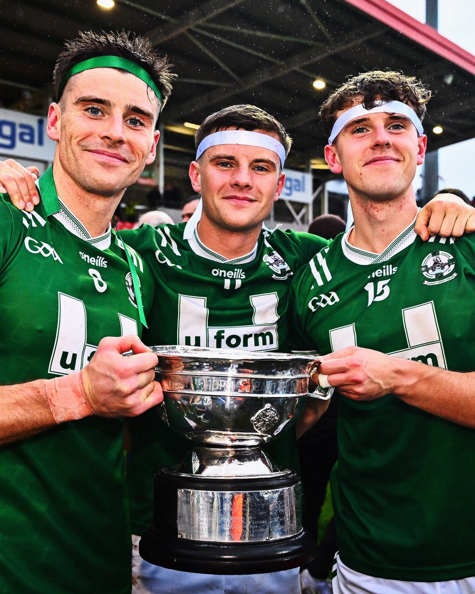 Score_Beo's tweet image. A team full of brothers — literally.

On the Seán O’Leary’s Newbridge starting 15, only two players aren’t related to someone on the team🫨

5 sets of brothers:
• Conor, Mark, and Oisin Doherty
• Pádraig, Conor, and Shane McGrogan
• Callum and Conleth McGrogan
• Conor and…