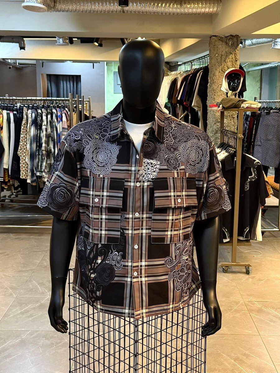 *FLORAL PATCHWORK PLAID OVERSIZED SHORTSLEEVED SHIRT* 

*SIZE: M | L | XL | XXL | 3XL*

*PRICE: N28,000*

*PREMIUM QUALITY* 💥💥💥