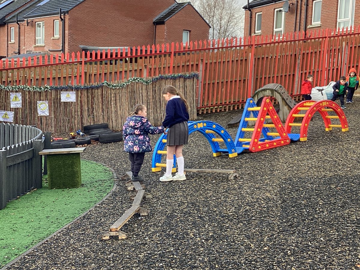 HolyChildPSBel's tweet image. P7A love to help at Holy Child Nursery (on the hill). ♥️ 

#SharingCaringLearning #nurserypartnership #communityspirit @Education_NI @Ed_Authority