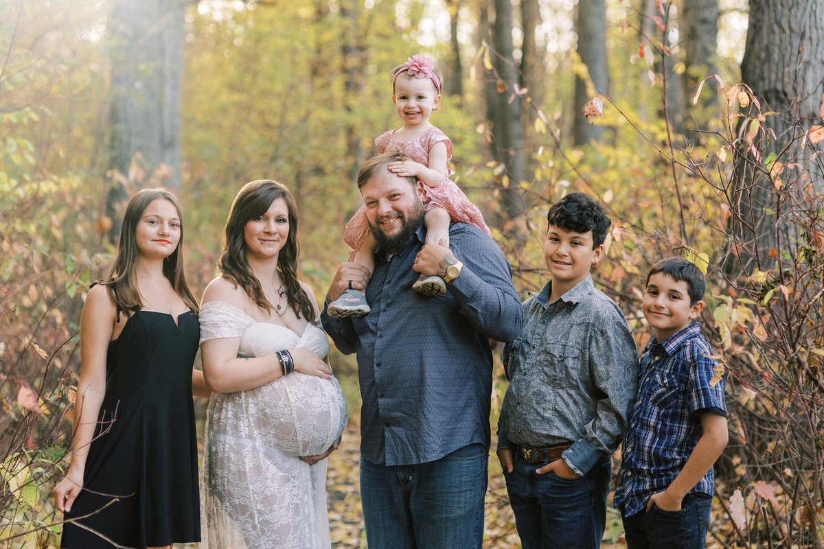 It’s almost baby time! 🍼💨 This pregnancy has flown by, and we’re just four weeks and two days away from meeting our little baby boy. 👶💙

Huge thankyou to @kaylalynnphotography for capturing these amazing moments ❤️