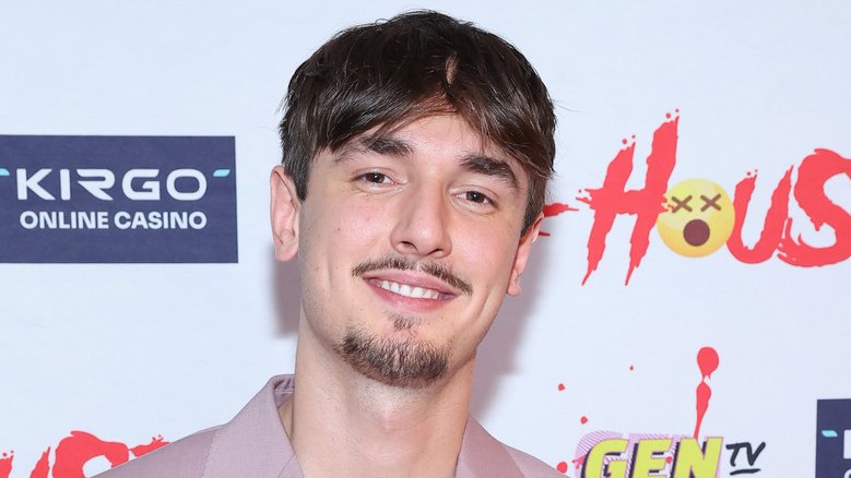 DramaAlert's tweet image. Bryce Hall DESTROYS Lil Tay for being a failure at life. 💀‼️