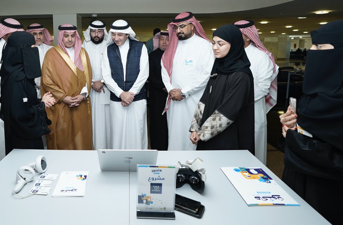 TechShopKSA's tweet image. تغطية اليوم الختامي :

#هاكثون_المسؤولية_والابتكار 

✔️بتنظيم #جامعة_الفيصل بالرياض 

✔️بتعاون #تك_شوب السعودية 

✔️بمجال #ميتافيرس #Metaverse 

🗓️ 19 نوفمبر 2025 

🔹بحضور وكيل الوزارة لتنمية المجتمع بوزارة الموارد البشرية والتنمية الاجتماعية :
سعادة الأستاذ/ أحمد بن صالح الماجد…
