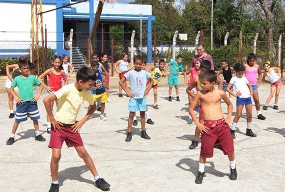 CubaUpp's tweet photo. En 1985 por decreto del consejo de ministros quedó constituido el 19 de noviembre como Día de la Cultura Física y el Deporte en Cuba, una fecha que resalta la importancia de la actividad física y el bienestar en la vida. 
#Prosalud
#CulturaFísicaYDeporte https://t.co/YLfGMXrrD0