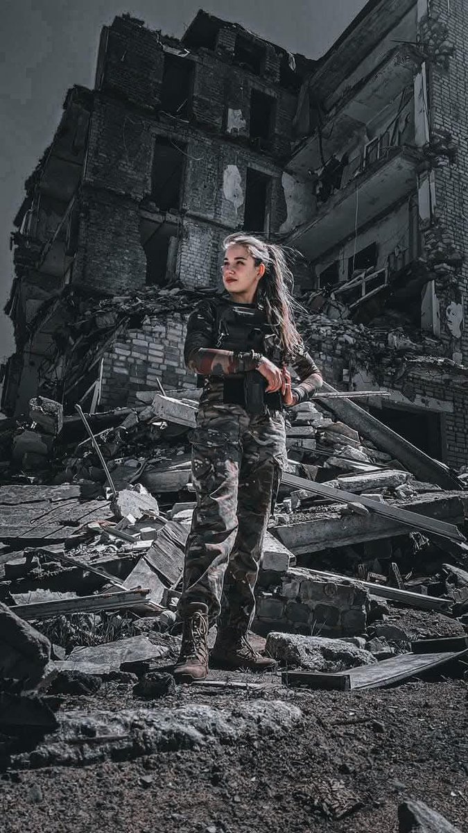 Can we get 5000 people to reply "I stand with Ukraine 🇺🇦"?

Yes or No?