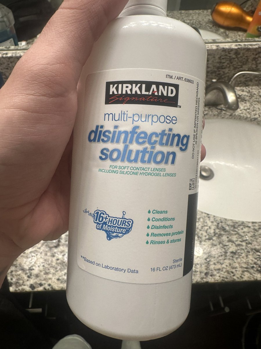 sm0ltruc's tweet image. putting this on my cold sore