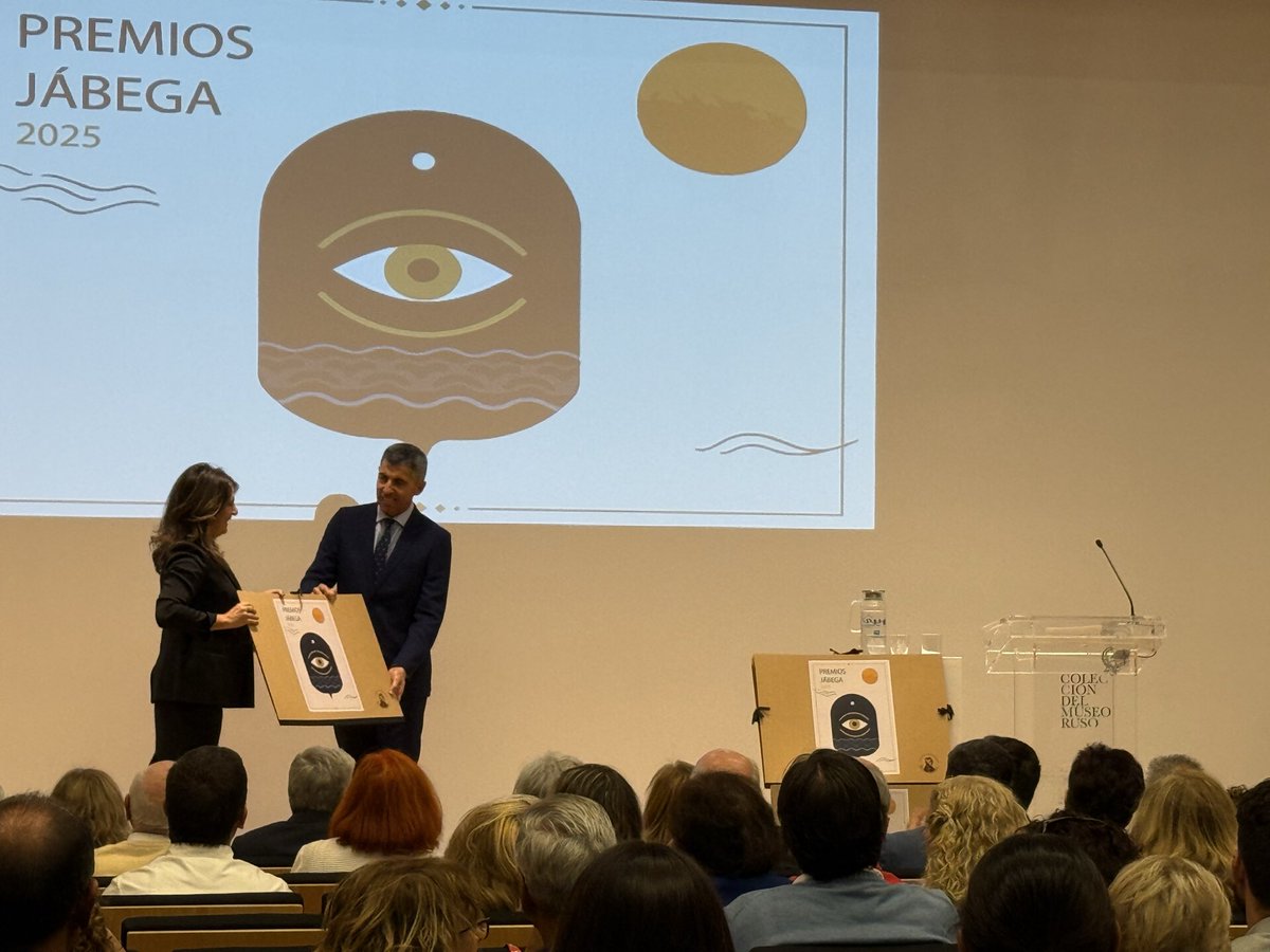 suarezchamorro's tweet photo. Premios Jabega a la Facultad de Económicas.UMA. Málaga. Por acoger el proyecto “ arte en las aulas “ .. con el espacio Suárez -Chamorro. https://t.co/QCy00NvAki