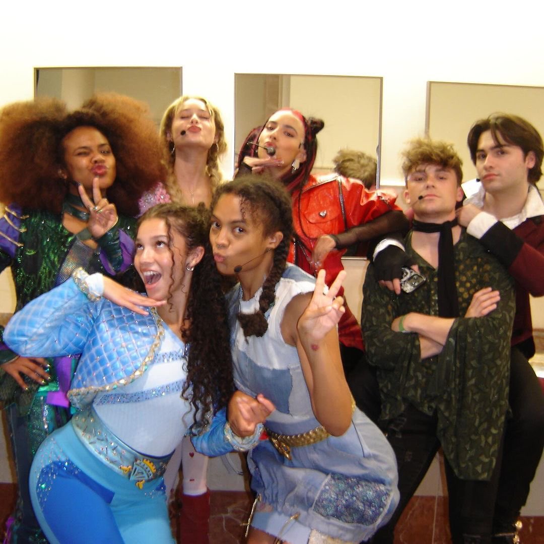 redscantrall's tweet image. I’m actually so proud of the d4 cast like 11 Emmy’s is insane they deserve this and so much more :(💔