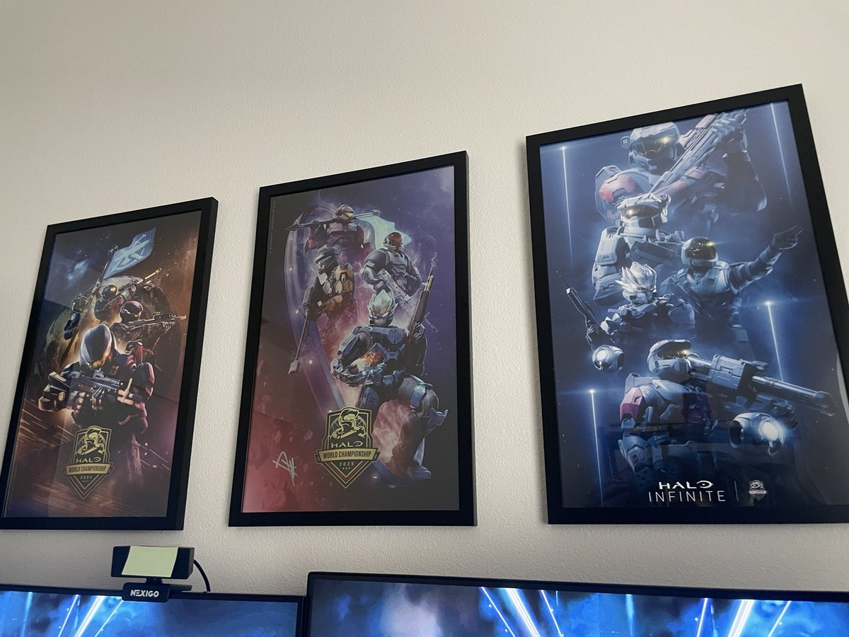 SP4RT4N_REX's tweet image. Even better is my home office! I’m glad I finally got these framed and up on the wall.

#Halo #HaloInfinite #hcs