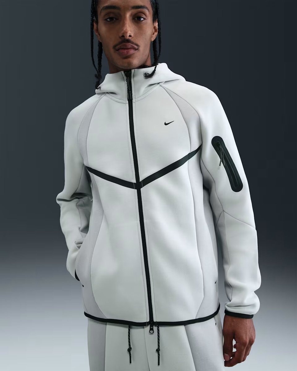 deal_vista's tweet image. 🔥 Bold warmth: Nike Tech Windrunner jacket, sleek color-block, everyday sporty comfort style!
💲 Price: $145
💸 Savings: Extra 25% Off w/ code ACCESS
#NikeTech 

sovrn.co/eiuow2v