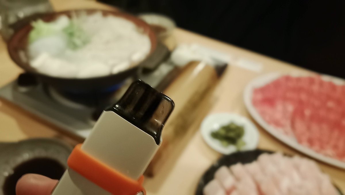 pasta5105's tweet image. 先日のご飯。
北海しゃぶしゃぶで豚とラムのたべほ！！。
３セット食べたよ。うますぎて昇天しました😭👍。

美味しかったね！ごちそうさまでした🙏。
ちな店員さん男女とも超可愛くて課金したかった
人生だったｗ。

あ、おはです。
本日もご安全に✨。
#vape 
#handcheck 
#AIRSCREAM