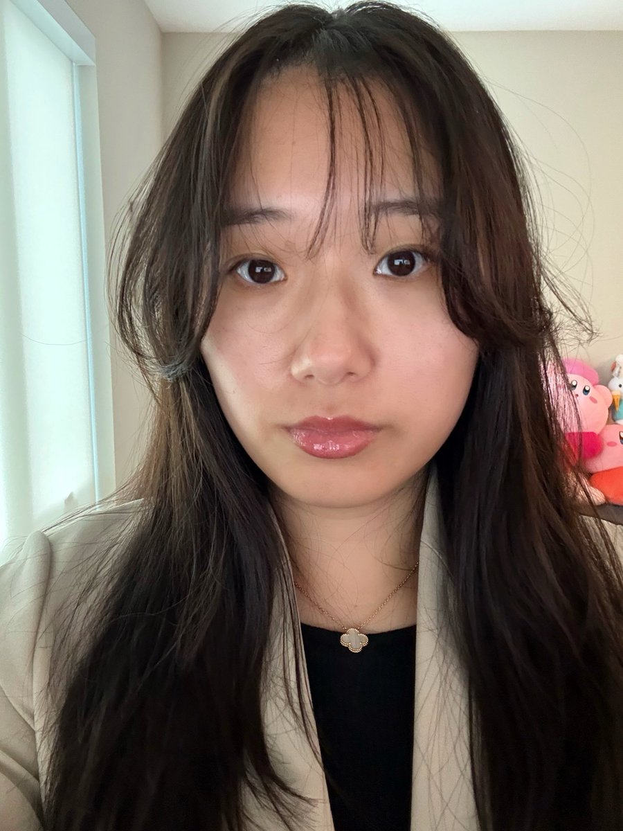 orobees's tweet image. officially a licensed lawyer ✨
literally living my middleschool dream