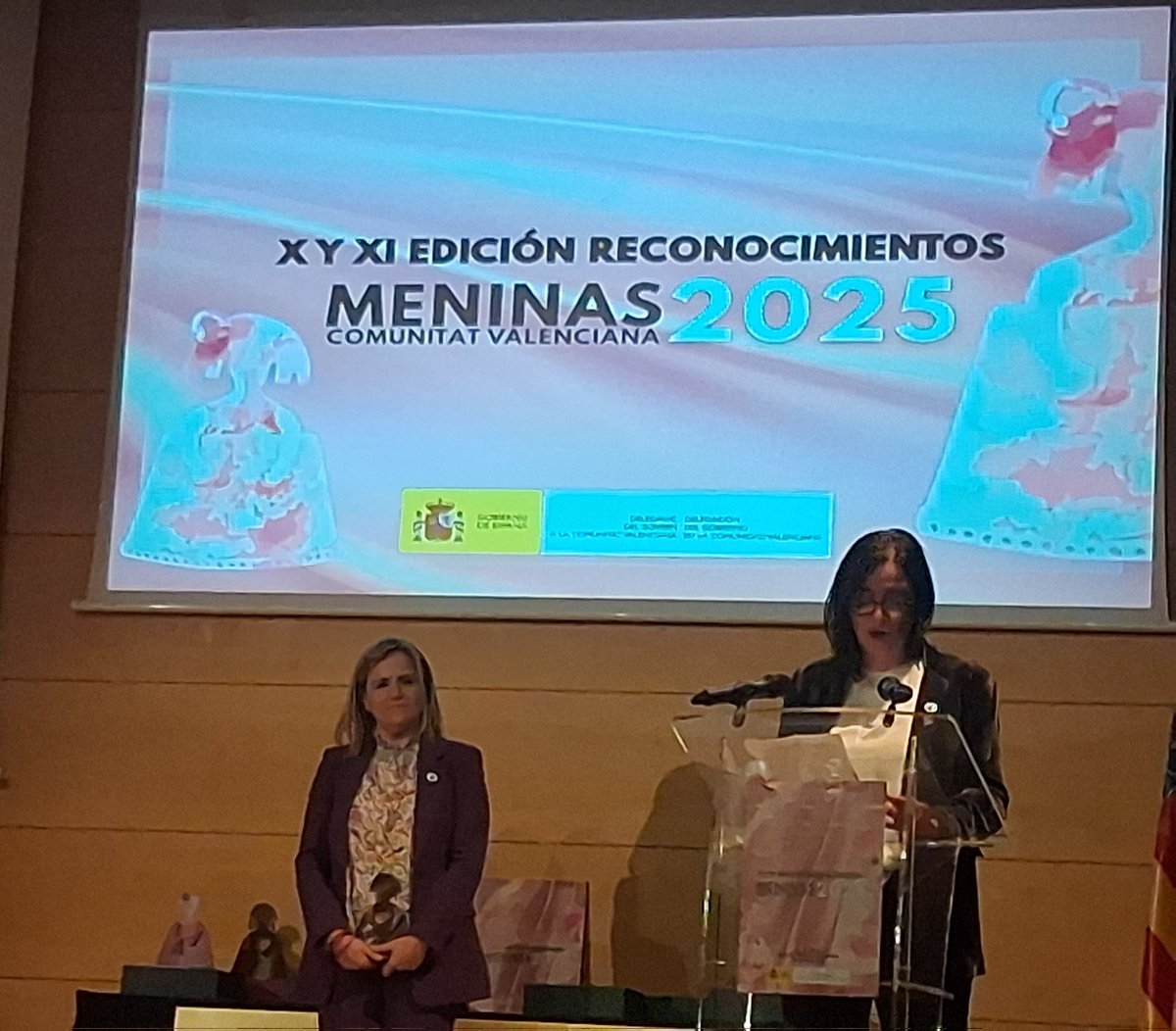 La presidenta del Consell Jurídic Consultiu, Margarita Soler, recibe la distinción Meninas 2025 por el compromiso con la igualdad en su trayectoria profesional <a href="/CJCCV/">C. Jurídic Consultiu</a> <a href="/DGobiernoCV/">Delegación del Gobierno en la Comunitat Valenciana</a>