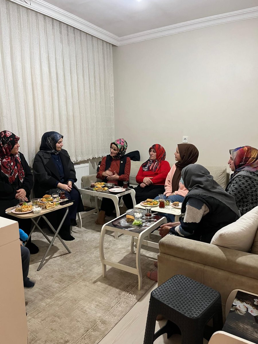 📍#HayırlıGünlerKomşum - #DerdinDerdimizdir Ziyaretlerimiz

Kadın Kolları Başkanımız Ayşe DURAN Hasanpaşa Mahallesinde USLU ailesini ziyaret ederek, Liderimiz Sn.Devlet Bahçeli’nin selamlarını ilettiler.
Komşularımıza teşekkür ederiz.
<a href="/_MHPistanbul_/">MHP İstanbul</a> 
<a href="/AbdullahcnrMhp/">Abdullah ÇINAR</a>