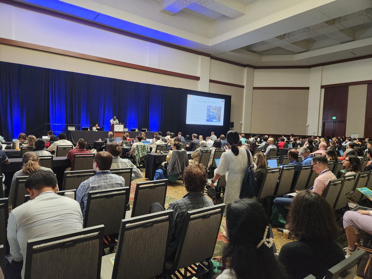 NeuroOnc's tweet image. Participants at the #NeuroOncology Review Course are diving into CNS tumor treatment across ages, key signs and symptoms, and how to integrate supportive and palliative care throughout care, and more! #SNO2025
