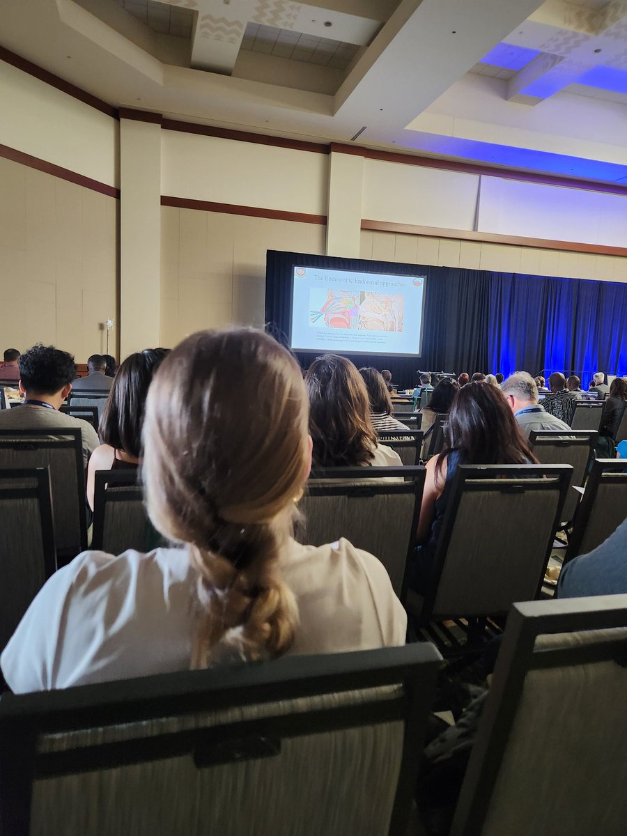 NeuroOnc's tweet image. Participants at the #NeuroOncology Review Course are diving into CNS tumor treatment across ages, key signs and symptoms, and how to integrate supportive and palliative care throughout care, and more! #SNO2025