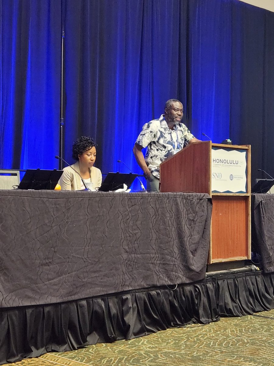 NeuroOnc's tweet image. Participants at the #NeuroOncology Review Course are diving into CNS tumor treatment across ages, key signs and symptoms, and how to integrate supportive and palliative care throughout care, and more! #SNO2025