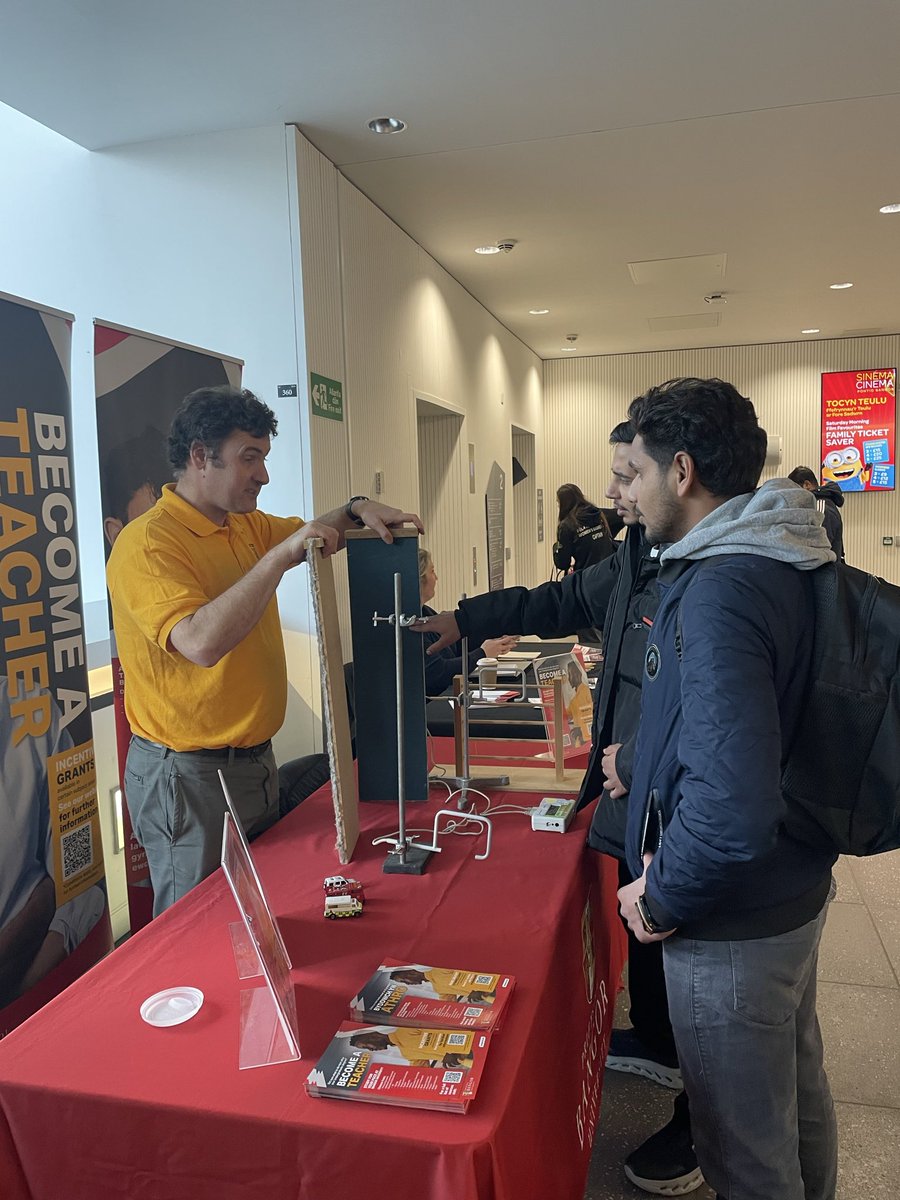 Rhian Tomos tweet media