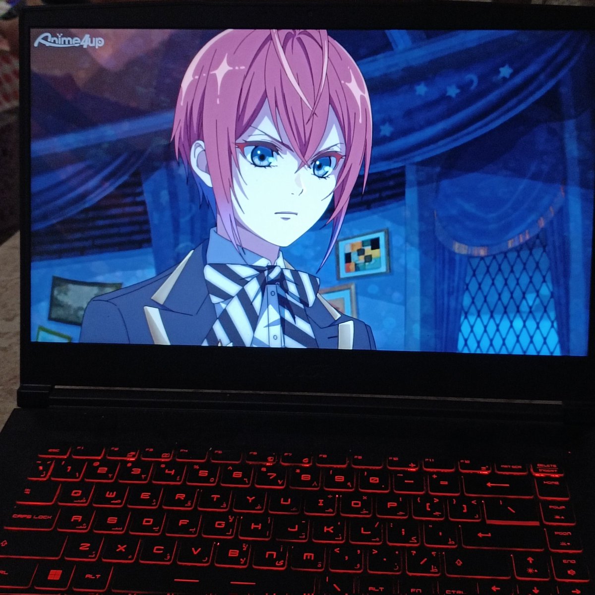 سهرتي حاليا:

الحمدلله اني جمعت لي ٣ حلقات اشوفهم بجلسة وحدة