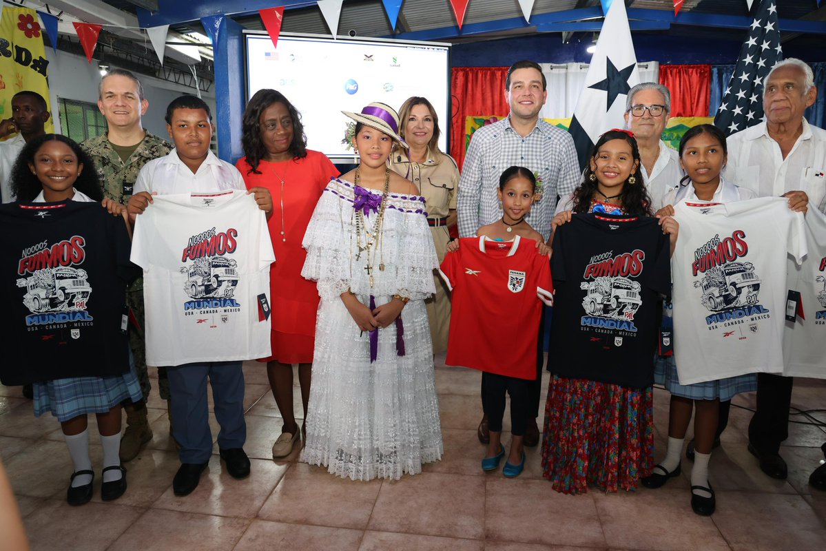 USAmbassadorPAN's tweet image. Hoy lanzamos la iniciativa #AguaEnTuAula, como parte de nuestra cooperación en seguridad ampliada bajo el presidente Trump y a través de @SOUTHCOM. 

Con 8 socios del sector privado y la colaboración de la primera dama Maricel de Mulino, el ministro de Salud Fernando Boyd y la…