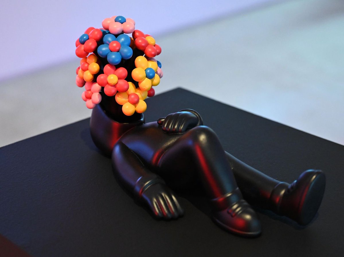 'Doin nothin' by <a href="/cemhah/">Cemhah</a>

Limited physical toy edition of 20 (30 cm × 15 cm)
Part of the exhibition Never Arrive
0.169 ETH Buy Now

↓