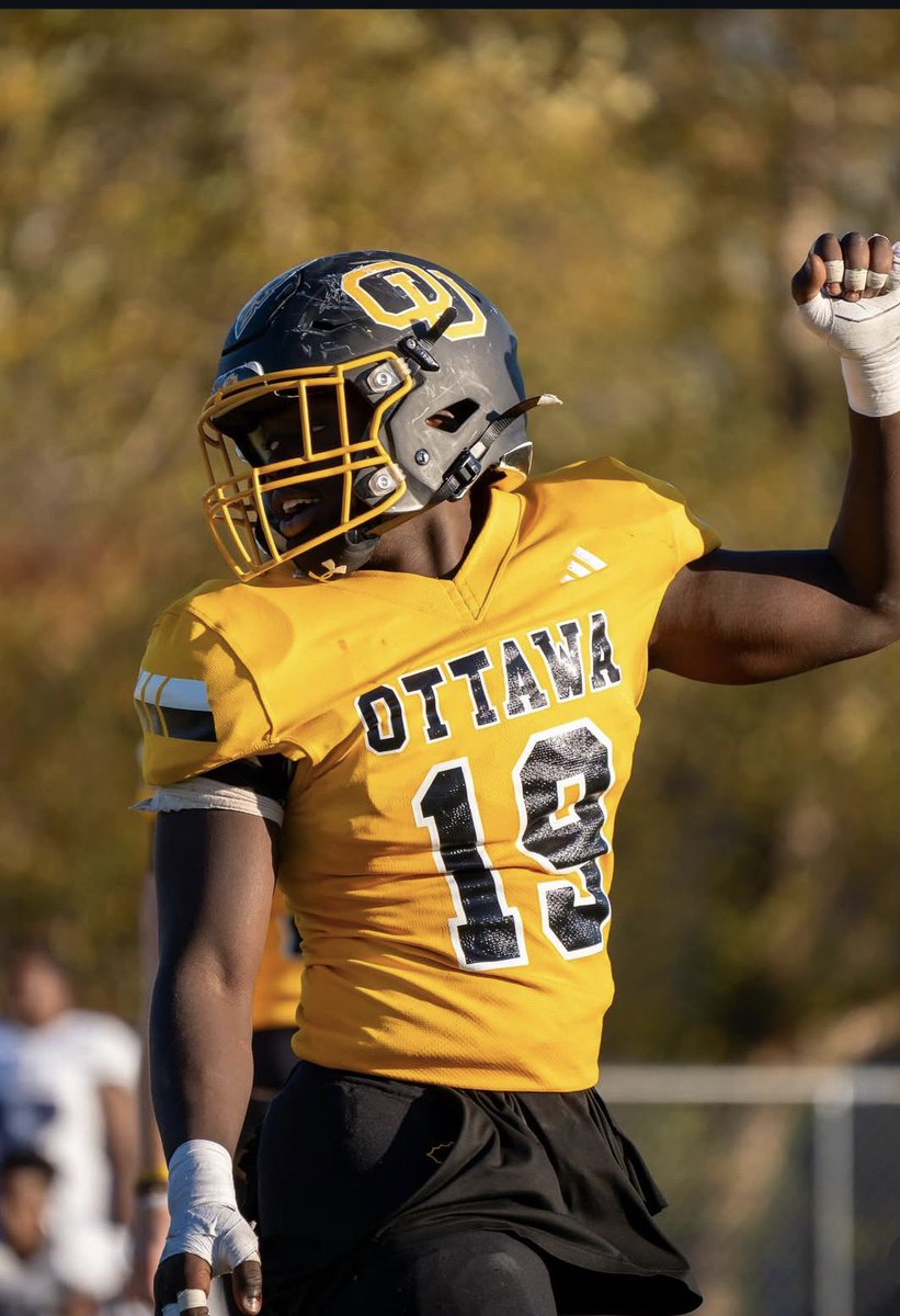 #AGTG after conversation with <a href="/CoachNickDavis/">Nick Davis</a> I am blessed to say I have received an offer from Ottawa University💛🖤 #gobraves #otteron🦦 #LLM <a href="/coachdrecortez/">Coach Dre M.Ed</a> <a href="/PlanoEastFB/">Plano East Football</a> <a href="/CoachAWilliams1/">Andre' Williams</a> <a href="/tonybenedetto19/">Tony Benedetto</a> <a href="/ZacSheehan2/">Zac Sheehan</a> <a href="/Coach_CEdwards/">Coach Chris Edwards</a>