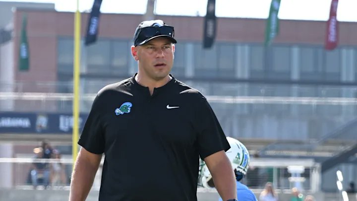The Florida Gators are going to meet with Tulane head coach Jon Sumrall on Thursday, according to multiple reports.

This season, he's led the Green Wave to an 8-2 record and a No. 24 ranking in the AP poll.

Would this be a good hire for the #Gators?