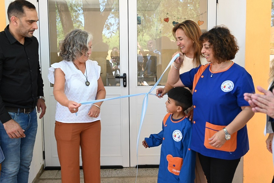 Inauguramos nuevas salas en tres jardines de infantes de la ciudad de #RíoSegundo. 🏫

Las obras permiten ampliar la capacidad edilicia y mejorar las condiciones de aprendizaje de niñas y niños del nivel inicial. 👦🚸

🚧 Los trabajos se concretaron en los jardines San Roque,