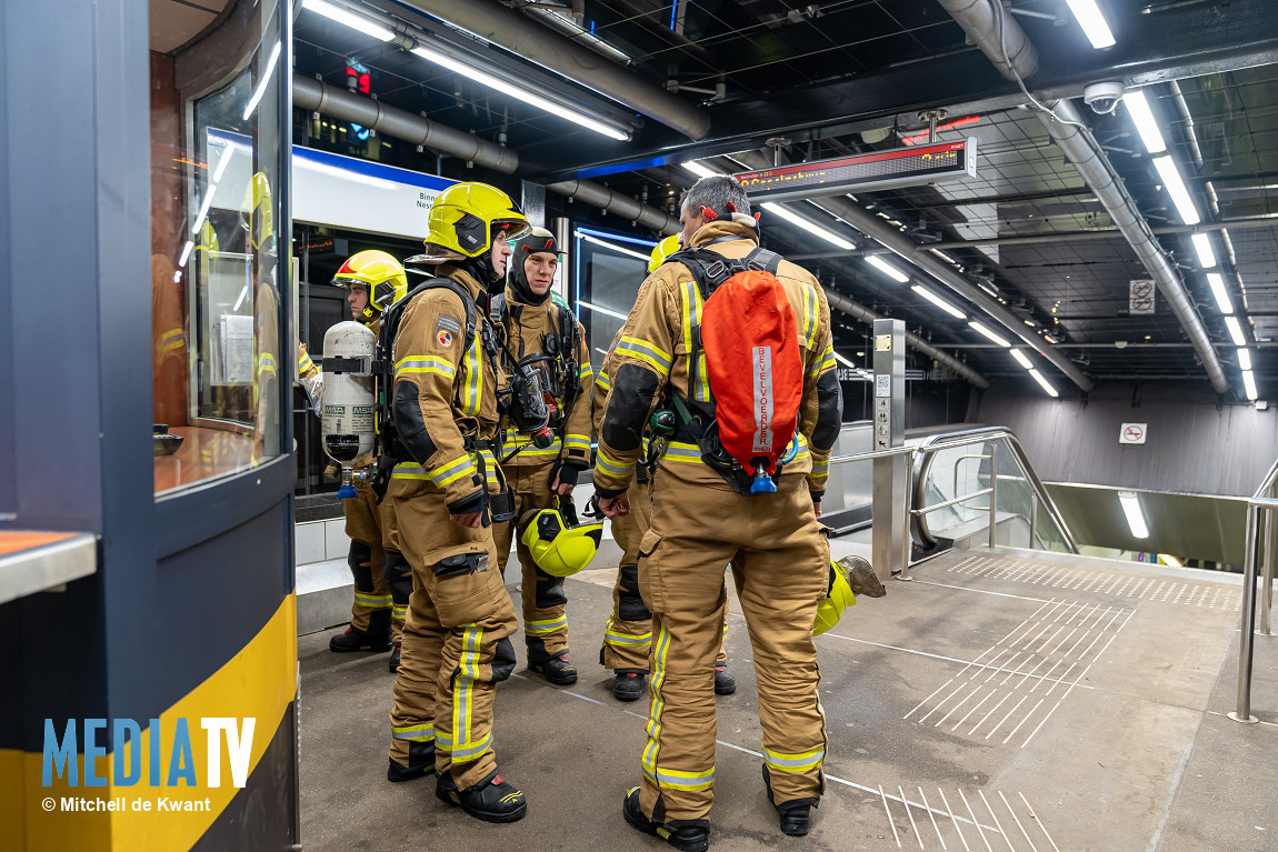 Rookontwikkeling veroorzaakt ontruiming metrostation Blaak