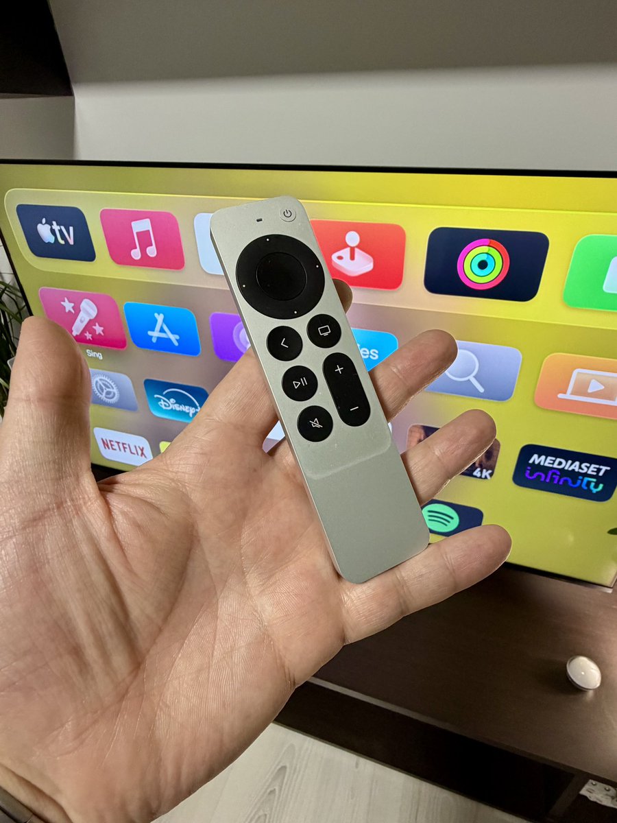 MikyAncona's tweet image. Apple TV 4K resta il punto di riferimento: si aggiorna, aggiunge funzioni, migliora le prestazioni e l’esperienza rimane sempre super fluida. Se vuoi una TV box che invecchia bene… questa è ancora la scelta giusta. 🍿📺✨
#AppleTV4K #AppleTV #tvOS #Streaming #HomeCinema