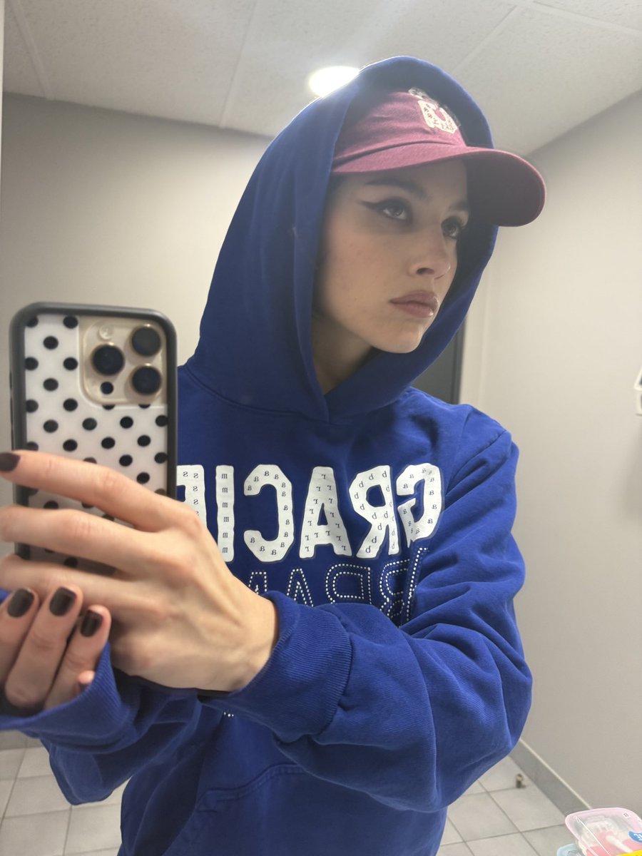 gracieshq's tweet image. Place your orders on Gracie’s webstore by December 8th to receive your gifts in time for the holidays ❤️
GracieAbrams.lnk.to/Store