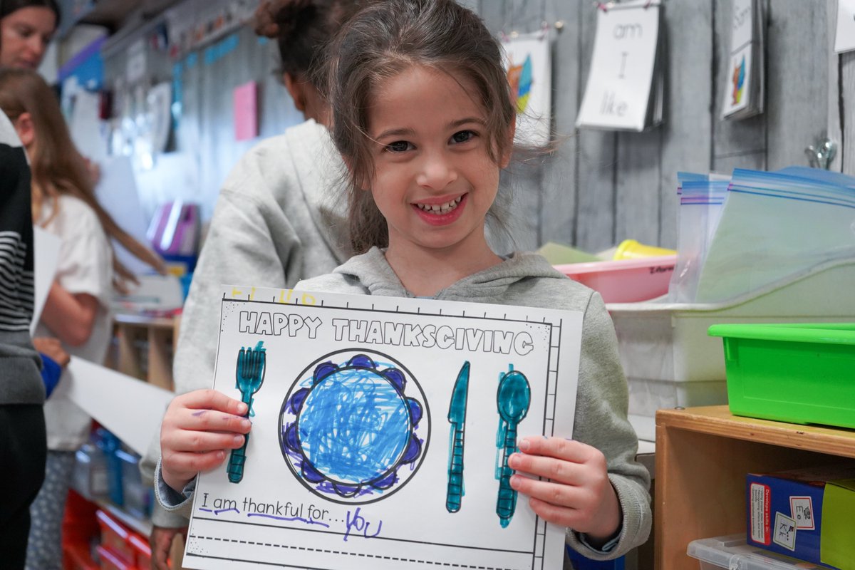 ccsdschools's tweet image. This Thanksgiving, WG students created decorated placemats to bring joy to @_MealsOnWheels recipients on Thursday. They are learning  the power of giving while continuing a tradition their #ClarkstownCSD teacher K. Zebrowski began as a child. #ClarkstownCommitment #Empathetic