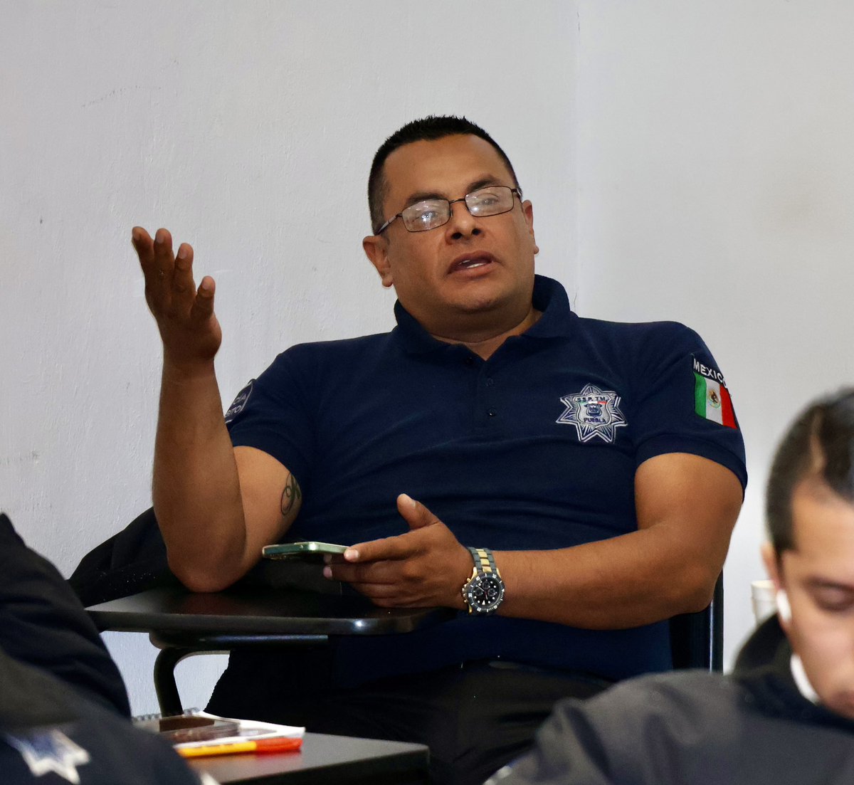 SSPPCSnAndresCH's tweet image. 👮🏻👮🏻‍♀️ Impartido por la Universidad de la Policía del Estado de Sinaloa, personal de la #SSPPC participó en el taller “Justicia Cívica”.

🕊️⚖️ Se reforzó el conocimientos de los principios de paz y legalidad para mantener entornos seguros, en #SanAndrésCholula.
