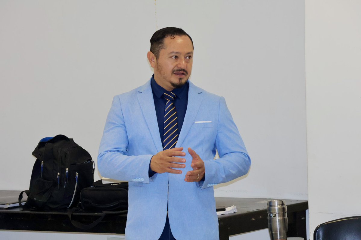 SSPPCSnAndresCH's tweet image. 👮🏻👮🏻‍♀️ Impartido por la Universidad de la Policía del Estado de Sinaloa, personal de la #SSPPC participó en el taller “Justicia Cívica”.

🕊️⚖️ Se reforzó el conocimientos de los principios de paz y legalidad para mantener entornos seguros, en #SanAndrésCholula.