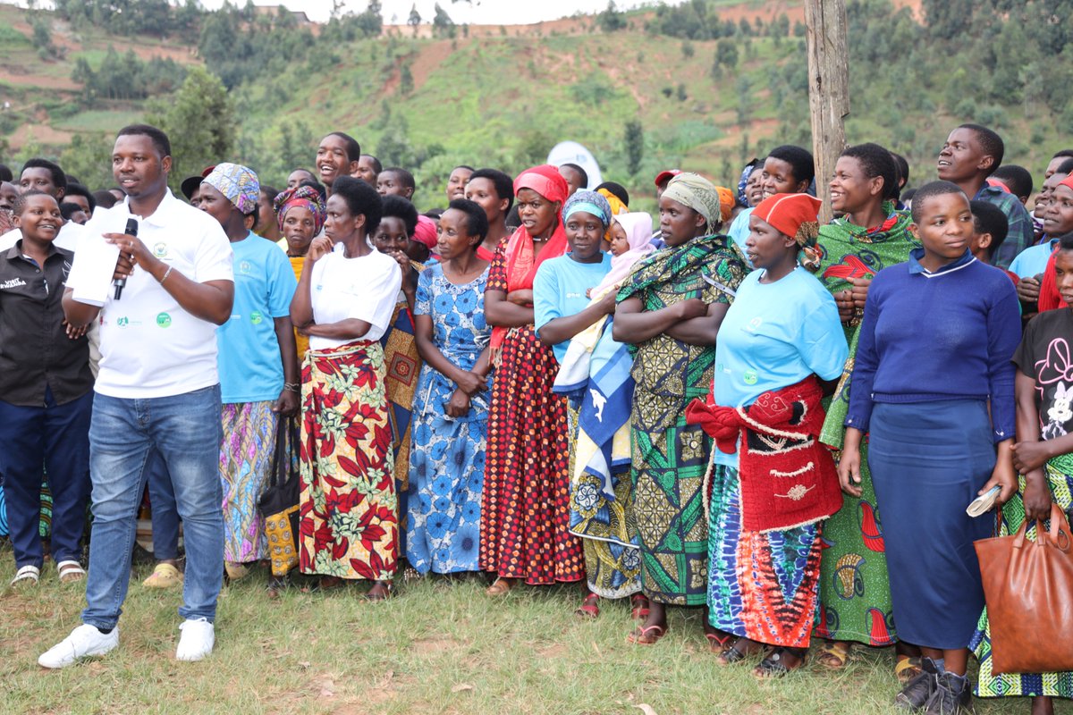 CaritasRwanda's tweet image. @NyaruguruDistr - Nov 19, 2025: @CaritasRwanda, @ABA_Rwanda and @ImbaragaO, with support from @PlanRwanda, successfully concluded a vibrant #CommunityAwareness campaign on #EarlyChildhoodDevelopment, #ChildProtection, and #HouseholdResilience through #InnovativeFarming.