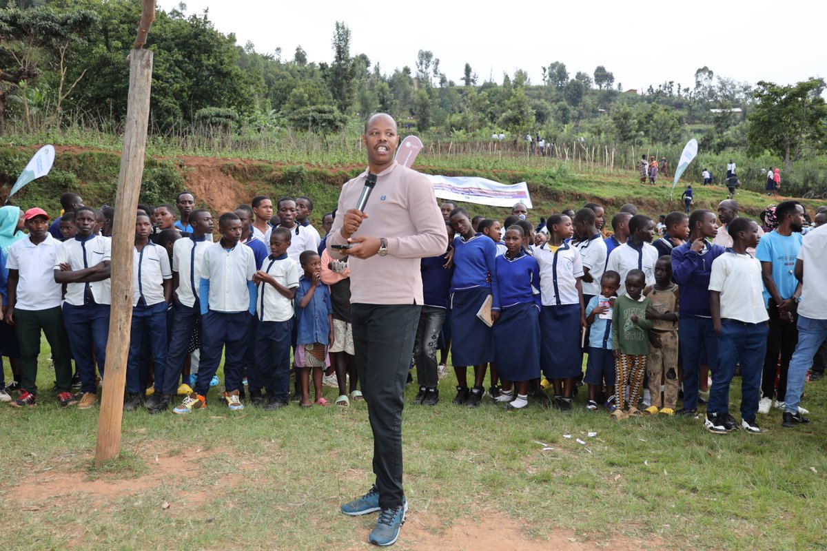 CaritasRwanda's tweet image. @NyaruguruDistr - Nov 19, 2025: @CaritasRwanda, @ABA_Rwanda and @ImbaragaO, with support from @PlanRwanda, successfully concluded a vibrant #CommunityAwareness campaign on #EarlyChildhoodDevelopment, #ChildProtection, and #HouseholdResilience through #InnovativeFarming.