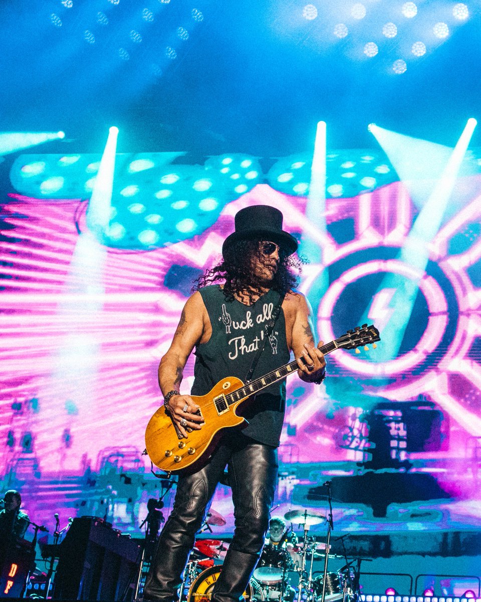 gunsnroses's tweet image. Thank you, Florianópolis! We hope you enjoyed the show as much as we did. 🇧🇷