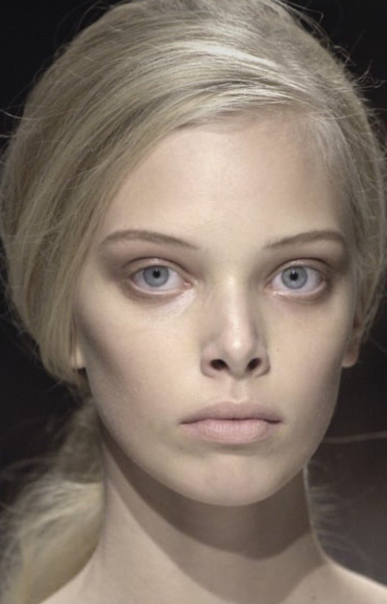 Sar (@sarentries) on Twitter photo 