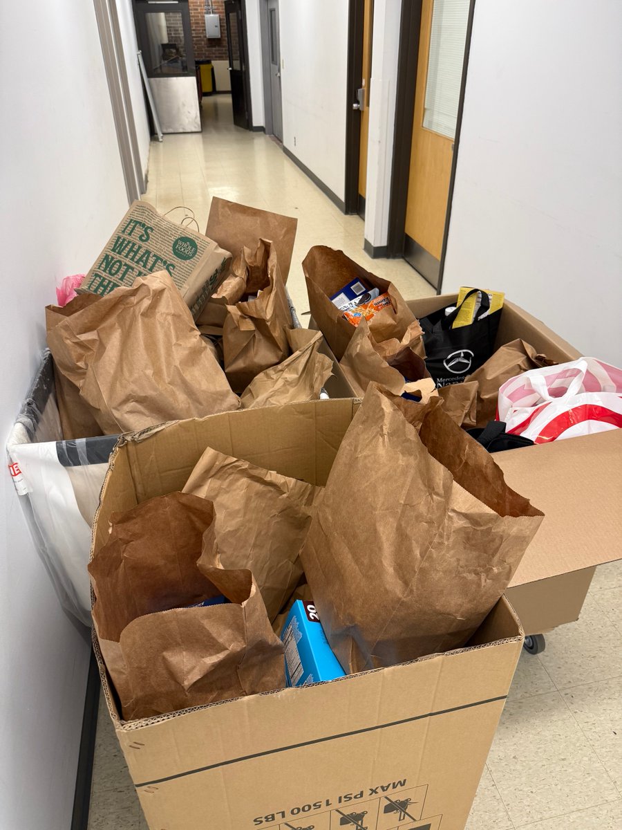 Thanks to all who joined our Thanksgiving luncheon at the Bedford office today! Team ConRes came together to donate items to this year's food drive supporting Lazarus House in Lawrence, MA. #Thanksgiving #TeamConRes
