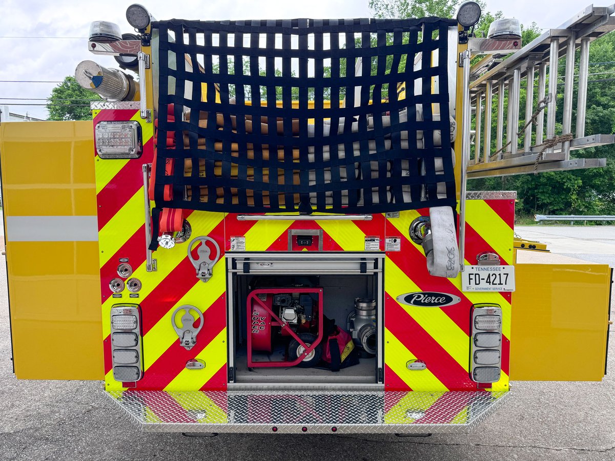SiddonsMartin's tweet image. Here are Pierce Enforcer Engines 1 and 3 of Soddy Daisy FD (TN)! Thank you SDFD for your trust in Pierce and Siddons-Martin to outfit your department with the worlds finest fire apparatus.

Walk-Around:
youtu.be/ybfpQcc-K2Q

#SiddonsMartinFamily #PierceMfg #fireengine