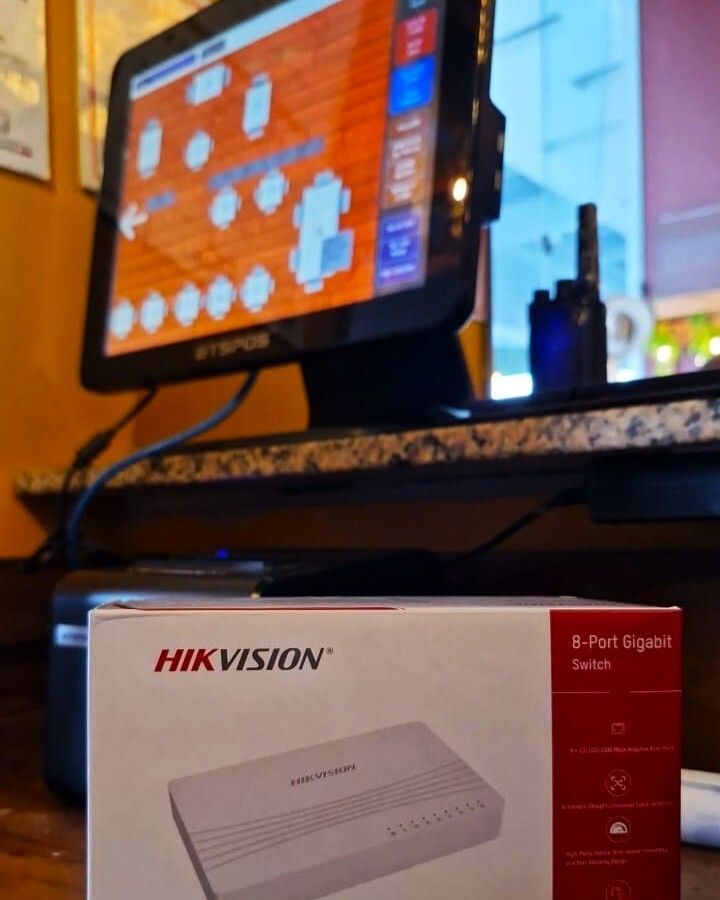 prooqllc's tweet image. Optimizamos la conectividad de tu negocio con equipos de alta calidad como este switch Hikvision. En PROOQ S.A., garantizamos instalaciones eficientes para que tus sistemas administrativos y de seguridad funcionen sin interrupciones. ¡Confía en nuestra experiencia! ⚙️🔒📈 #PROOQ