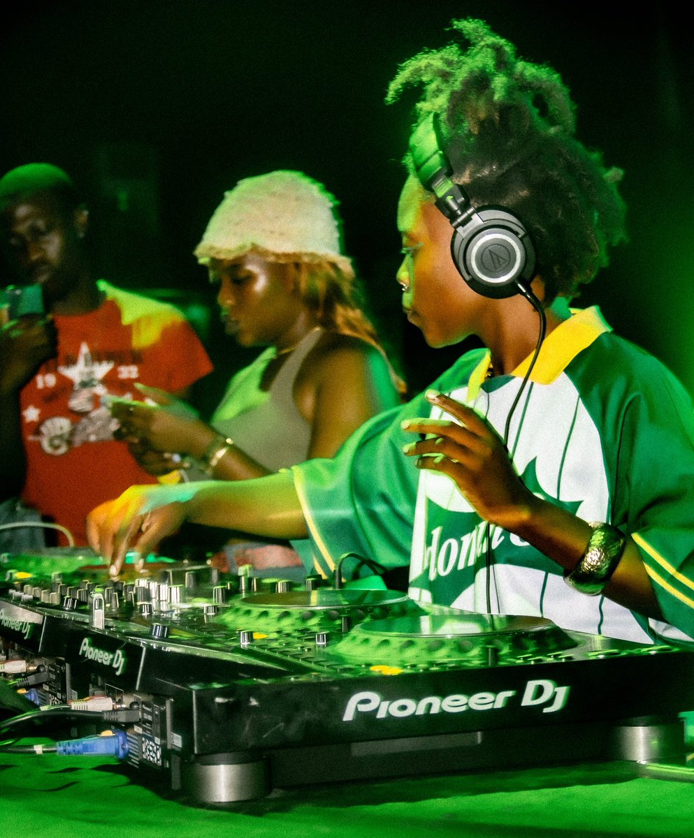 yurithekitty's tweet image. 📸 - @StylishSinner_