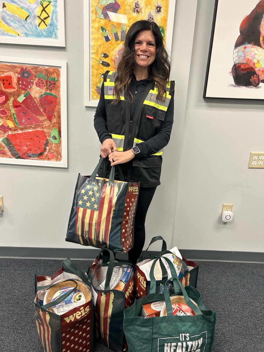 ModularGenius's tweet image. Thanks to our amazing team, we were able to give five families everything they need for a full Thanksgiving meal through the Baltimore Hunger Project! Community matters, and we’re proud to give back. Thank you to Christina Scott for organizing this food drive!