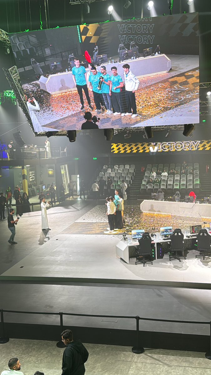 الحمدلله انتهيت من التعليق على التشامبيون شيب للدوري السعودي لاوفرواتش 🏆
استمتعت جدًا بهذي السنة الرهيبة،  والف مبروك لـ<a href="/TwisMinds/">Twisted Minds 🧠</a> وهاردلك للقادسية ماقصرو والله 🙏🏼
ان شاء الله انكم استمتعو معنا طول الميجرات انا والدو الرهيب <a href="/owBrain1/">برين 🧠</a> ونشوفكم بالبطولات القادمة بمشيئة الله 🫡