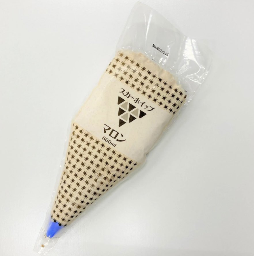 yunopan_'s tweet image. わが家の冷凍庫の一軍にこの子もいる。忙しい朝もこれあるだけでロールパンがご褒美になるんよ。ふわっと軽いのにコクもしっかりあって、甘さ控えめで丁度いい。冷凍庫ストックできてすぐ使えるし、クレープにも良き。コストコや成城石井、市販ホイップいろいろ試したけど、正直マジでこれが優勝👇🏻