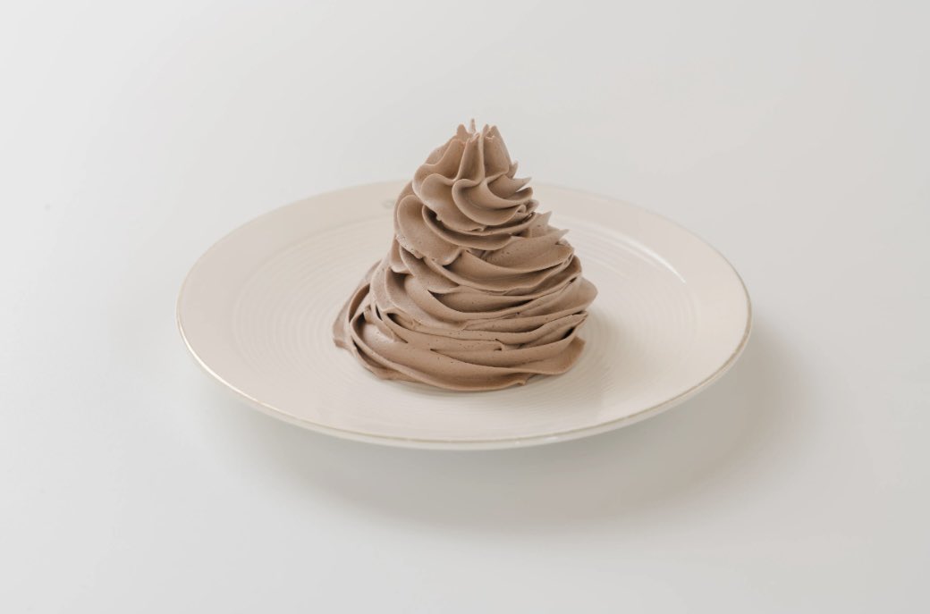 yunopan_'s tweet image. わが家の冷凍庫の一軍にこの子もいる。忙しい朝もこれあるだけでロールパンがご褒美になるんよ。ふわっと軽いのにコクもしっかりあって、甘さ控えめで丁度いい。冷凍庫ストックできてすぐ使えるし、クレープにも良き。コストコや成城石井、市販ホイップいろいろ試したけど、正直マジでこれが優勝👇🏻