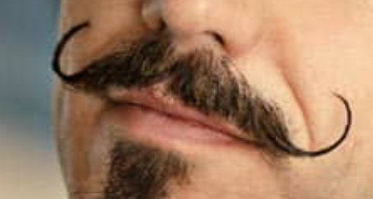 caiownerd's tweet photo. @rafaalucio Aí vc vai ver e o cara tem um bigodinho enrolado https://t.co/RCR1HIq1T3