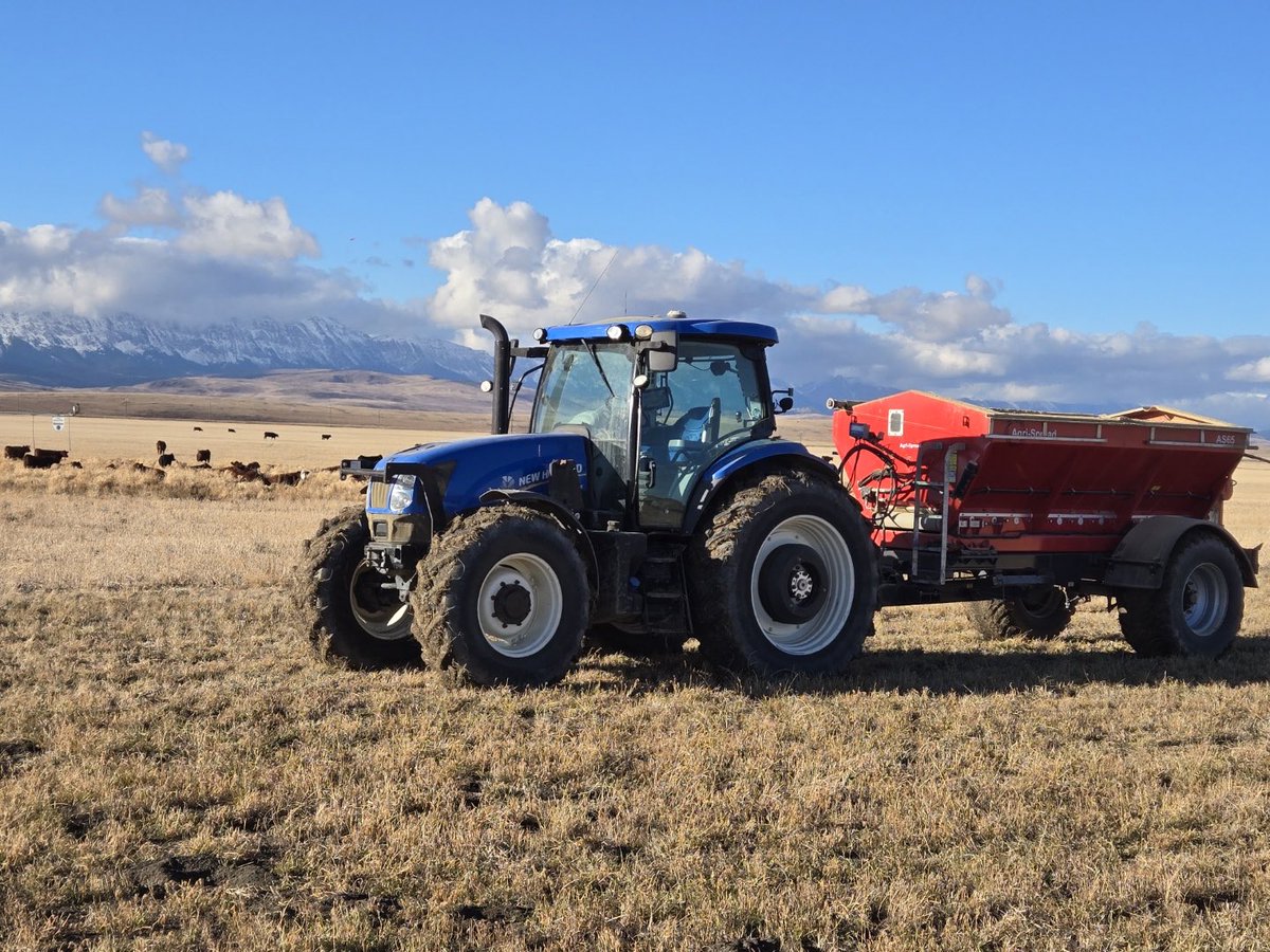 There is still time to put your grass to bed  for the winter and treat cash crop acres for a spring advantage. #ReplenishNutrients #crophealth #higherprofits