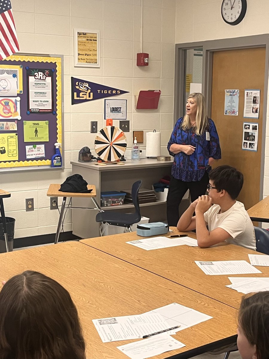 RachelRKidd's tweet photo. Mrs. Fontan brings an extra level of #engagement by using what her students lovingly call “the wheel of misfortune” to call on student. Middle school students are jumping out of their seats to see who gets chosen. #belltobellengagement @TaylorRoadWay @bridges_edu https://t.co/TTpGXB6Ze4