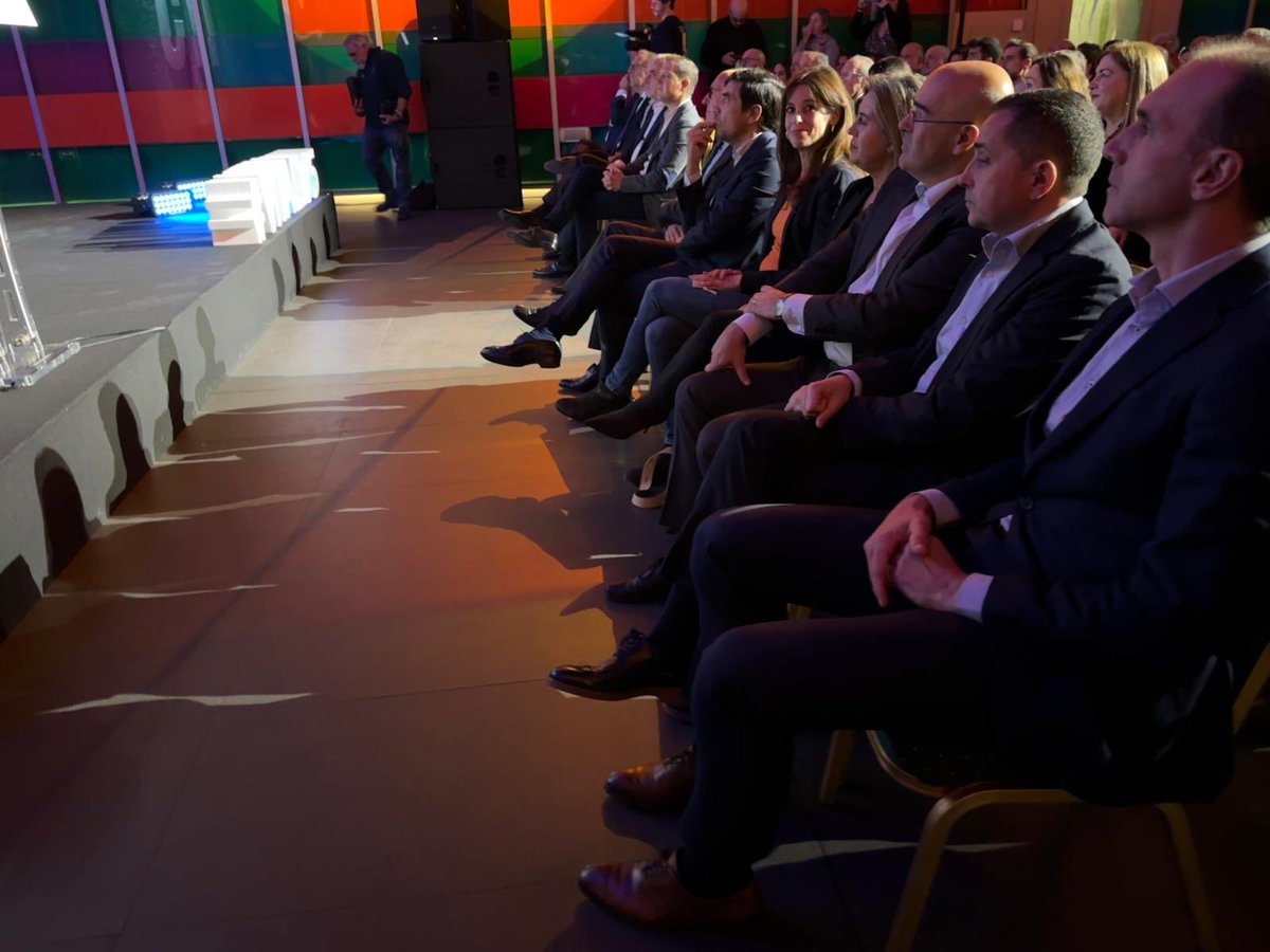 metxebarria_vg's tweet image. 📚 La celebración de los 175 años de la actual @VitalFundazioa invita a recorrer un camino lleno de iniciativas que han acompañado el crecimiento de Álava y de Vitoria-Gasteiz. Una trayectoria basada en el compromiso con la ciudadanía y en el impulso a proyectos que fortalecen…